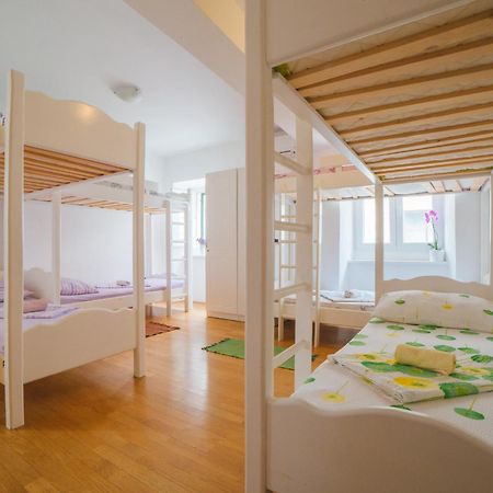 Хостел Cheap Sleep Marinero (Adults Only) Хвар Экстерьер фото