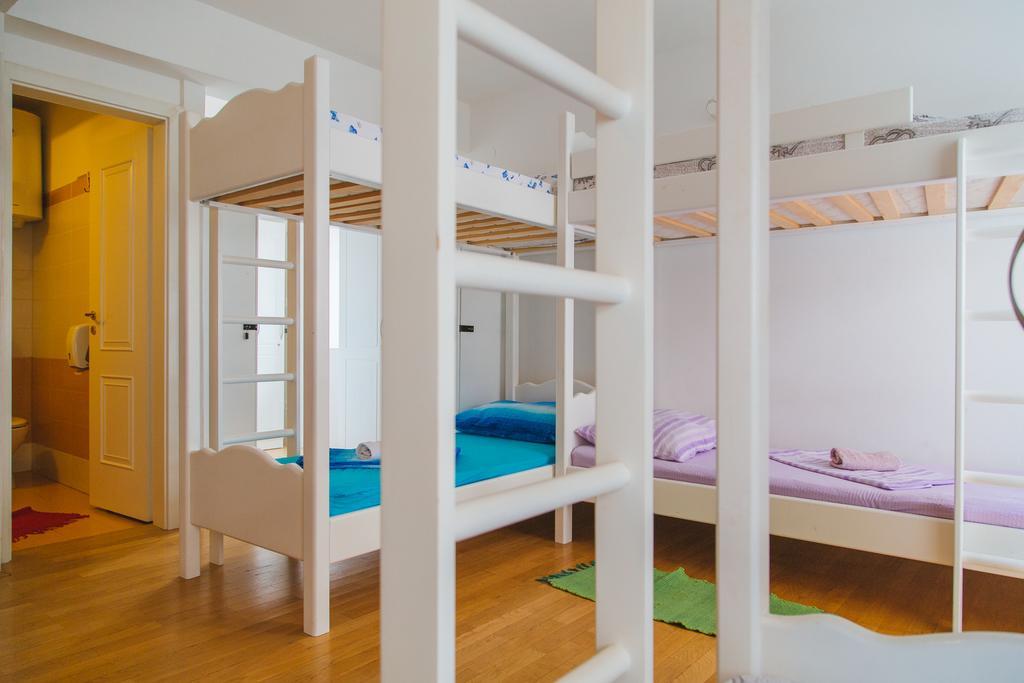 Хостел Cheap Sleep Marinero (Adults Only) Хвар Экстерьер фото