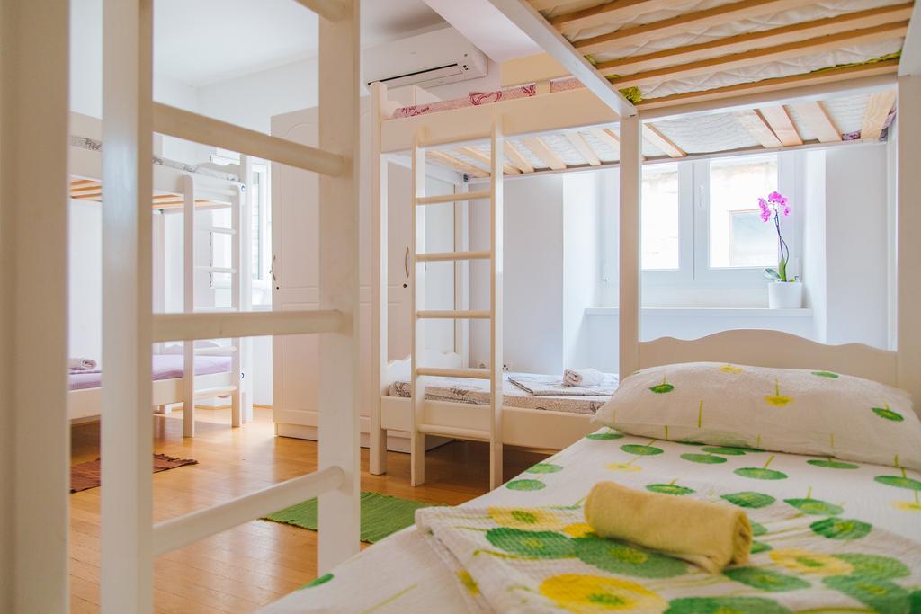 Хостел Cheap Sleep Marinero (Adults Only) Хвар Экстерьер фото
