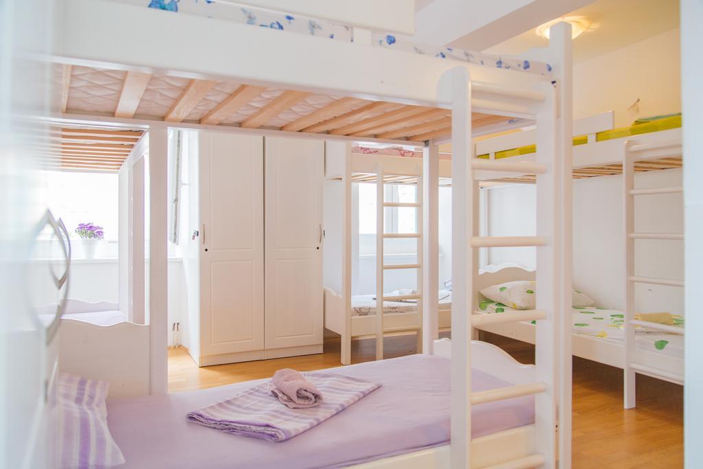 Хостел Cheap Sleep Marinero (Adults Only) Хвар Экстерьер фото