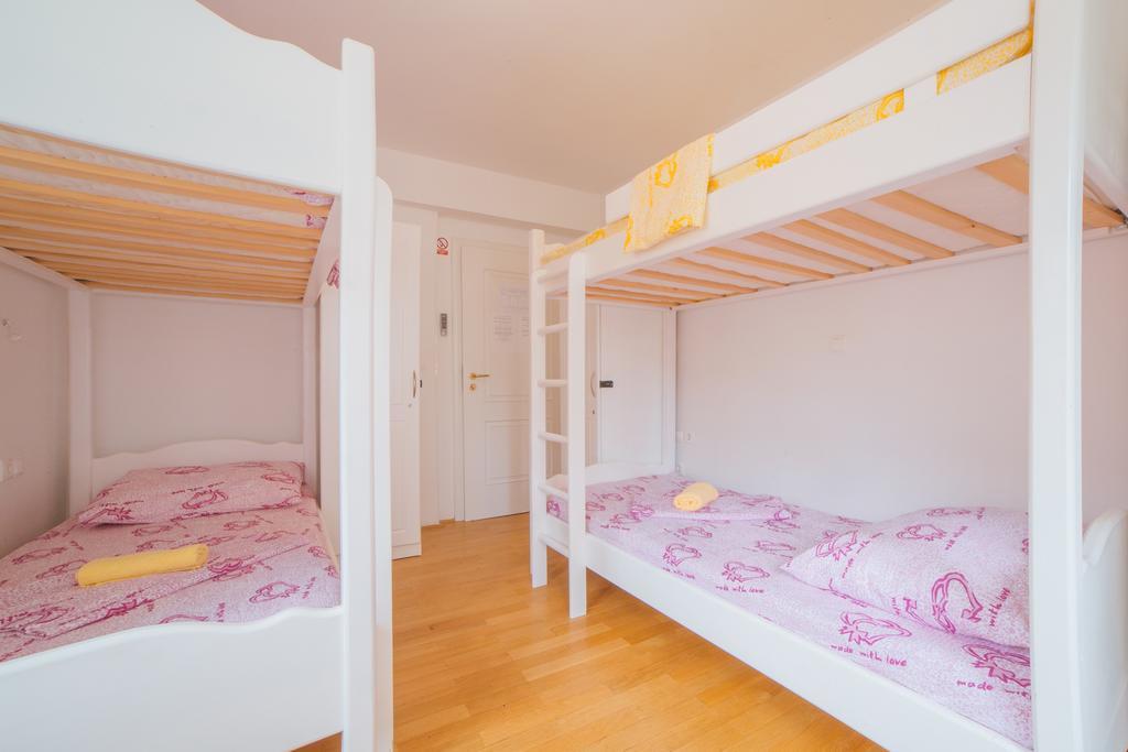 Хостел Cheap Sleep Marinero (Adults Only) Хвар Экстерьер фото